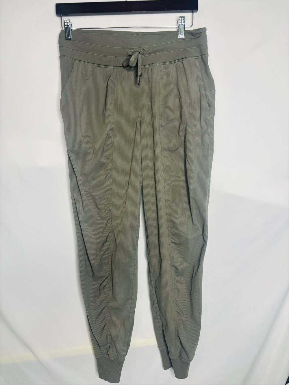 Lululemon Dance Studio Joggers in Sage green - Picture 5 of 11